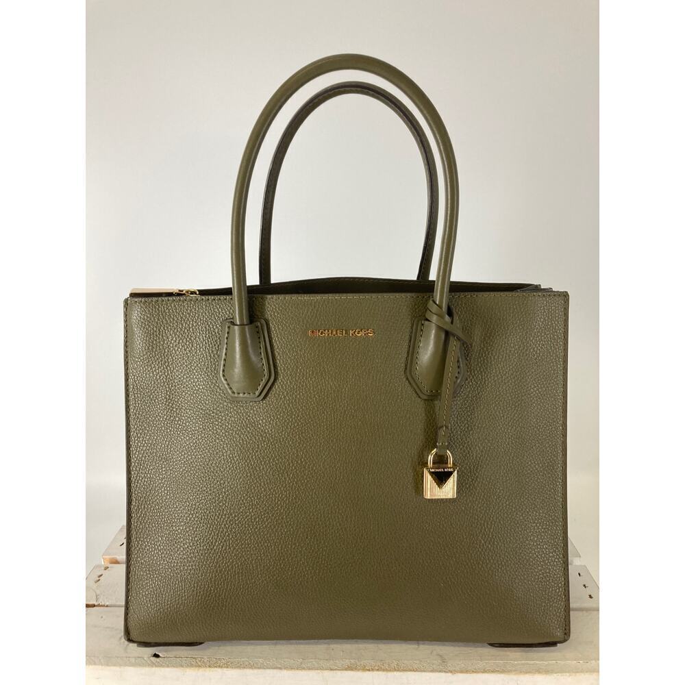 MICHAEL KORS, PEBBLED LEATHER OLIVE GREEEN LARGE HANDBAG
